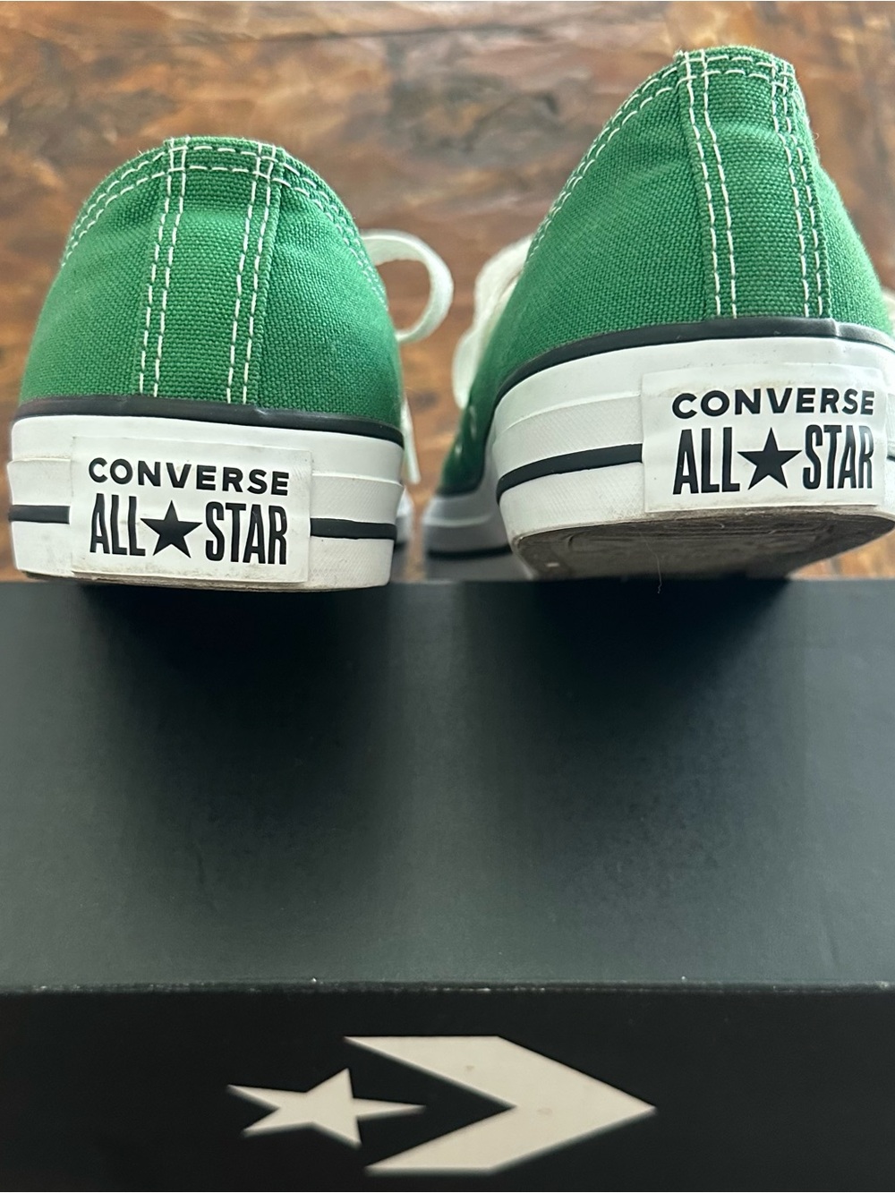 Converse Women/Men Green Low Top Canvas Sneakers - Picture 5 of 6